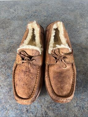 UGG Men's Dakota Suede / Shearling Moccasin / House Slippers Chestnut Size 12